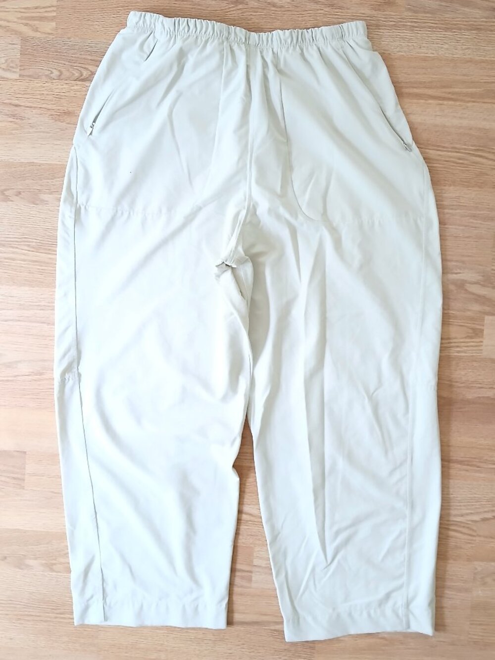 Lululemon Lightweight Mid Rise Barrel Leg Cropped Pant in Bone Size 10 - Picture 4 of 9